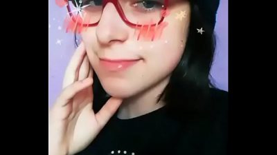 Chica hace un ahegao y después se toca la nariz con la lengua, winnie the phoo comunista confirmen
